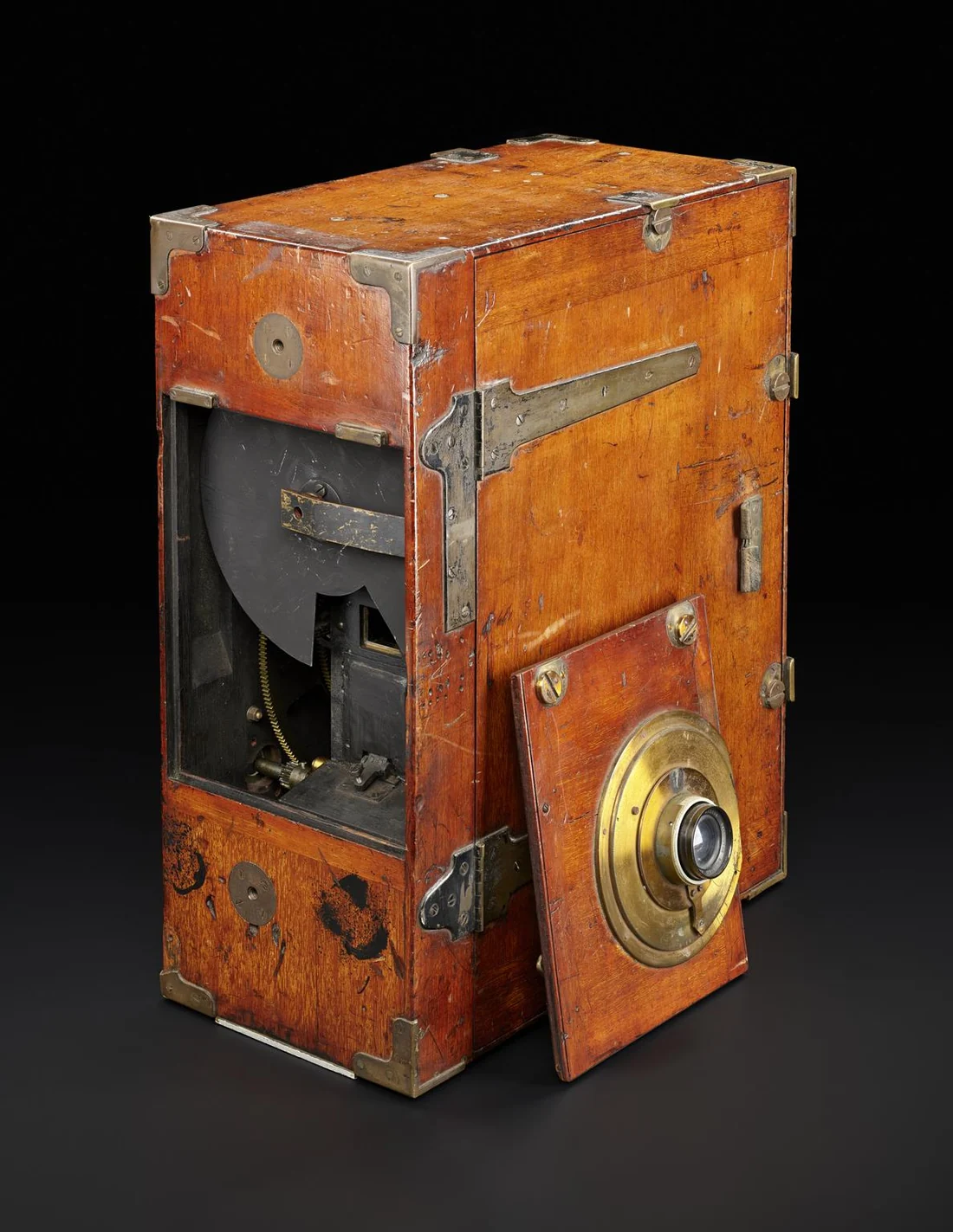 Visual for this record: An additive two-color process reached British screens by 1909